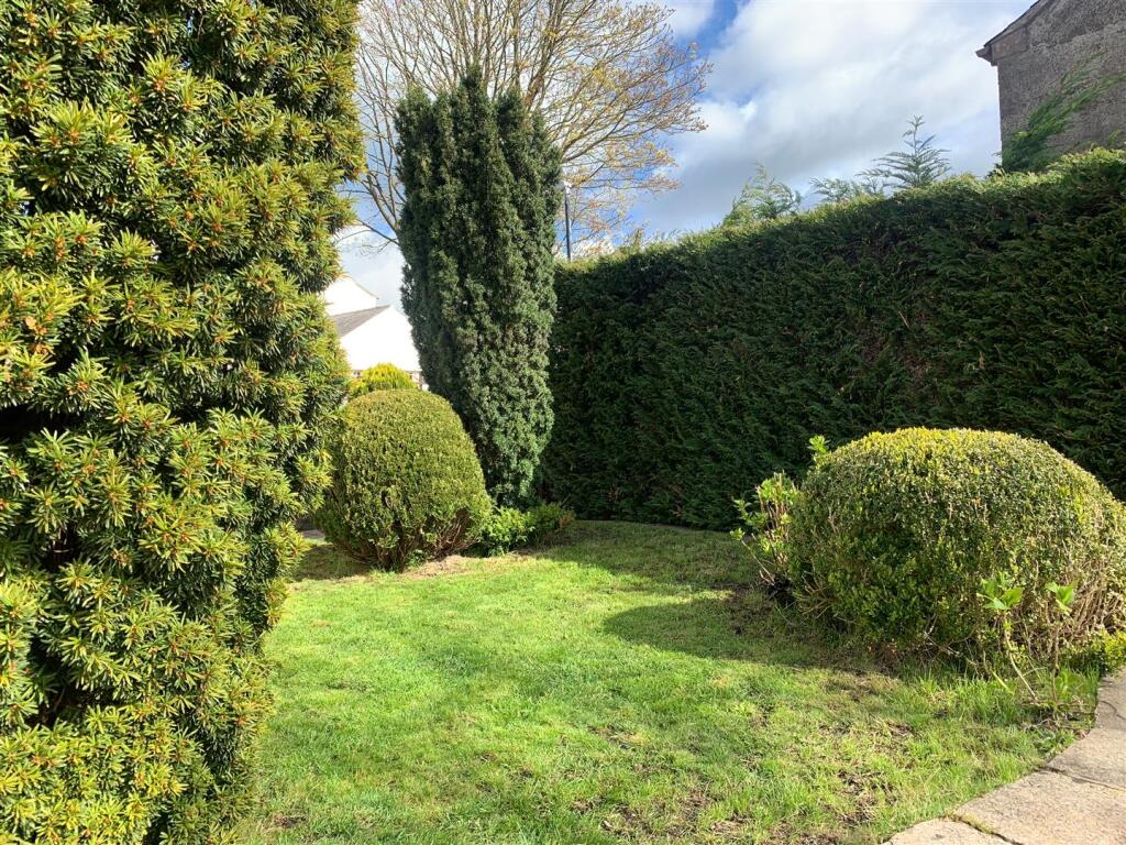 Additional image 23 of Warren Fold, Hurst Green