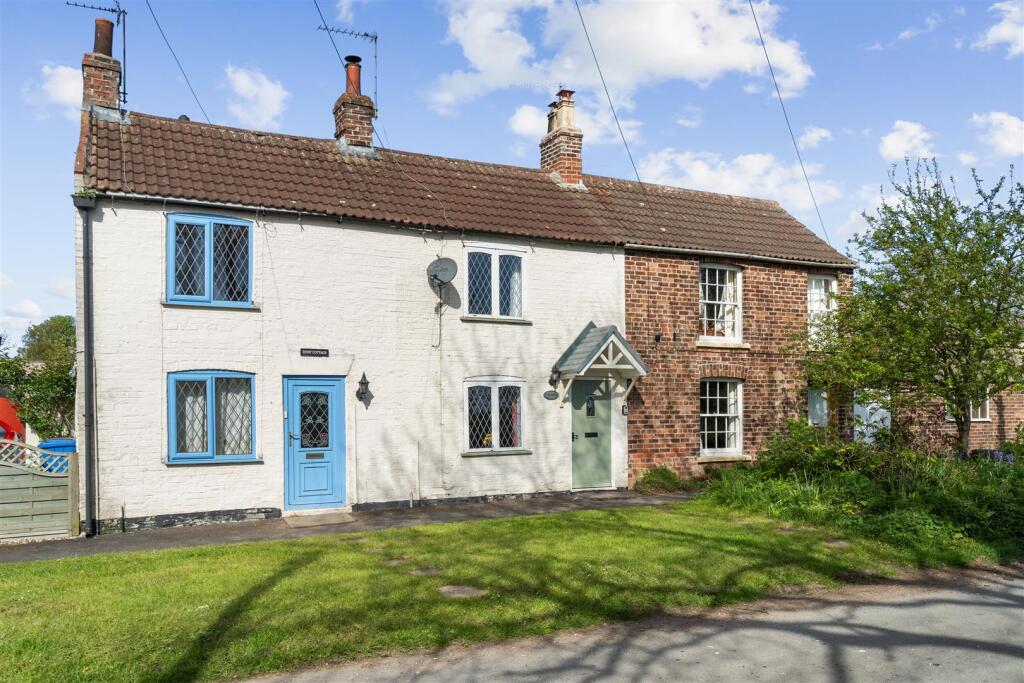 Main image of property: South End, Roos, Hull