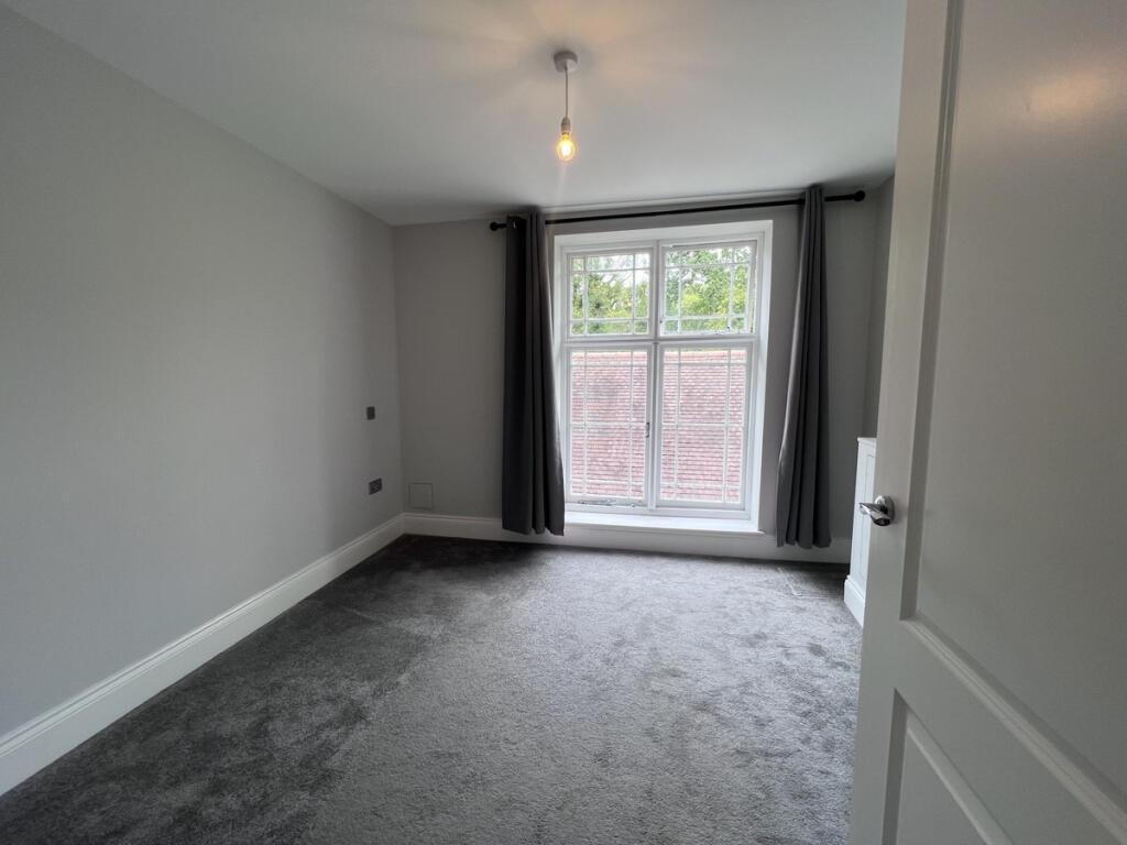 Apartment in Waverley, Munstead and Tuesley - View 5