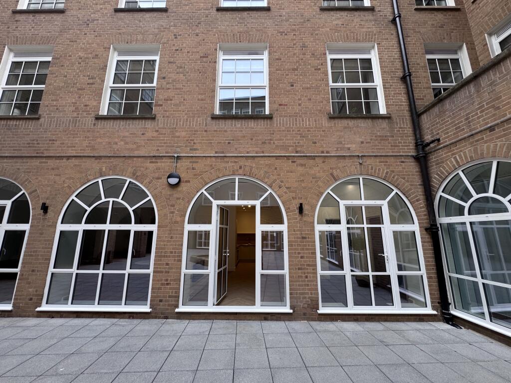 Apartment 4, Fountain Court, Steelhouse Lane, Birmingham B4 6DR photo 4