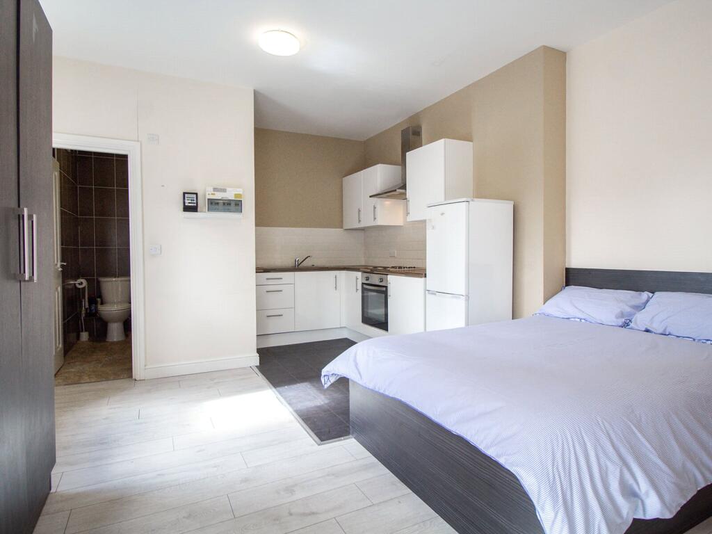 Main image of property: Apt 8A, 31 Clarendon Road #837790