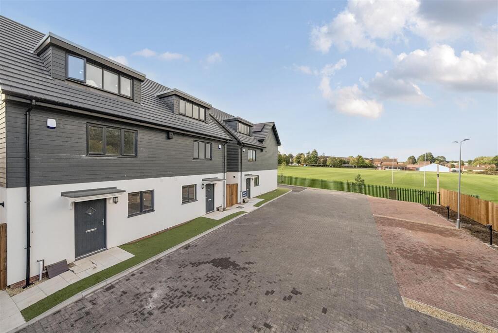 Main image of property: Osbourne Close, Kingswood