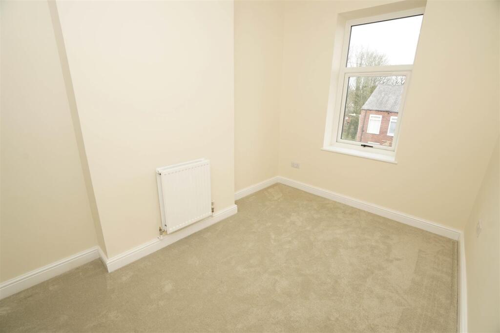 Ivy Rd, Smithills - More