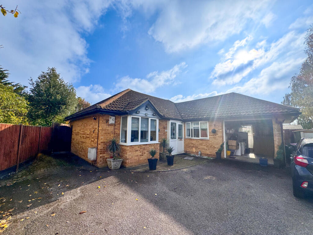 3-bed detached on Hillborough Road, Westcliff-On-Sea, £385,000
