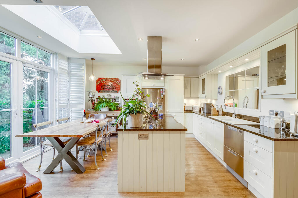 Additional image 10 of Wendover Lodge, Welwyn, AL6