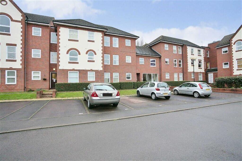 Main image of property: Coopers Gate, Banbury, OXON, OX16
