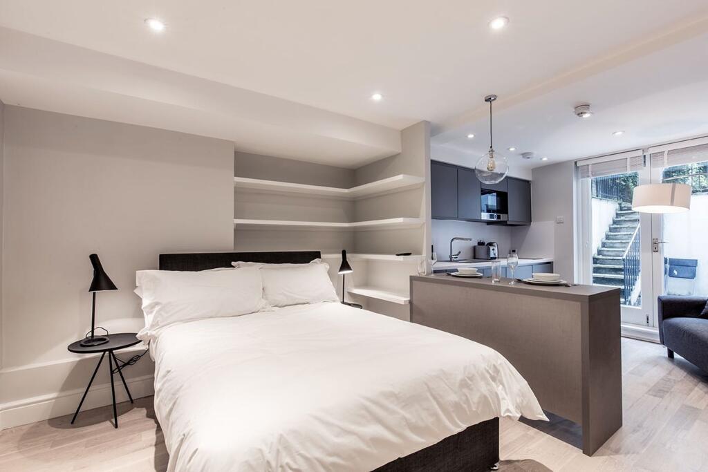 Studio flat for rent