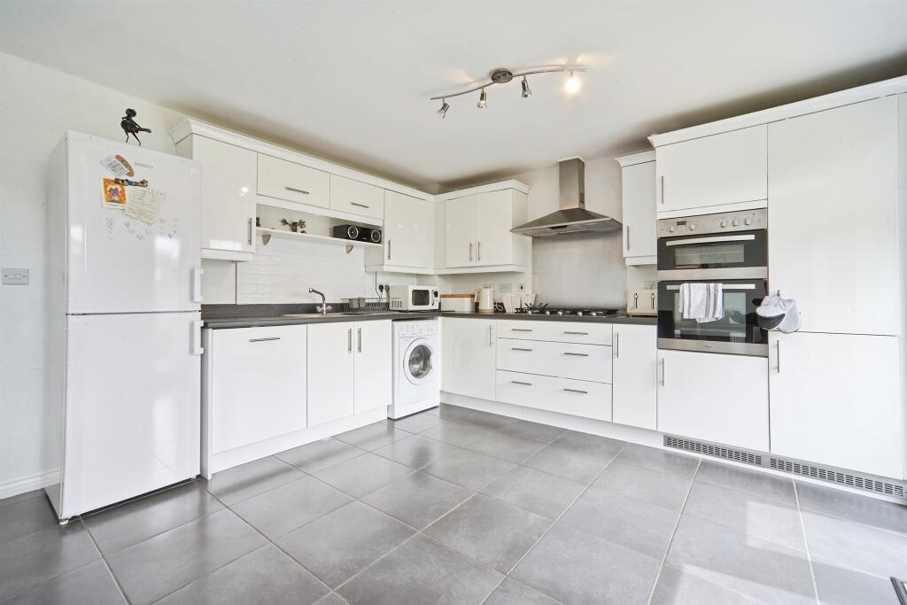 House in Bradford, Baildon - View 5