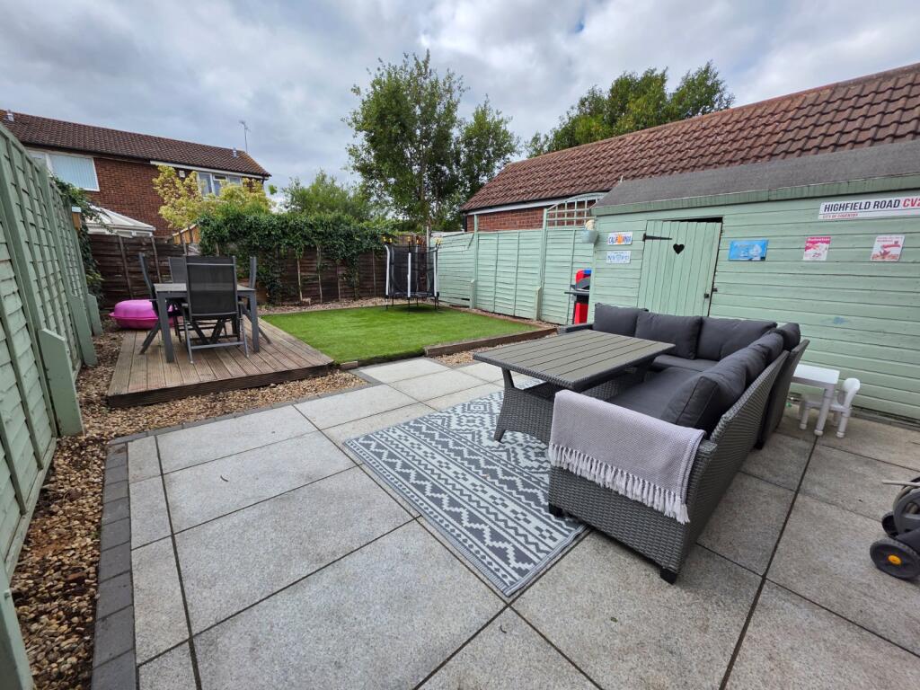 Holbein Close, Bedworth, Warwickshire, CV12 photo 3