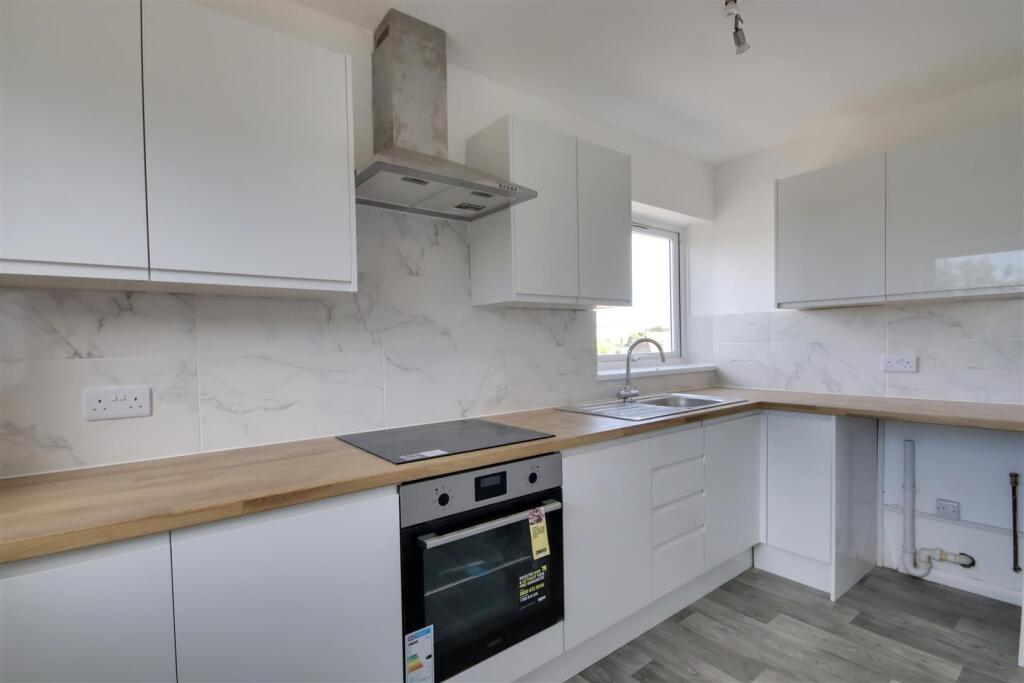 Apartment in Lancing - More