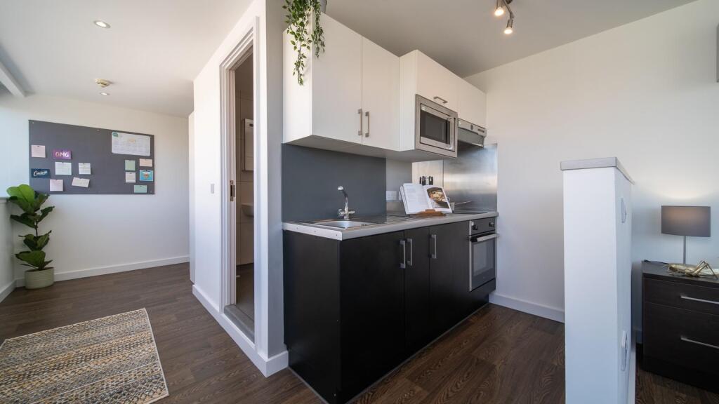 Apartment in Plymouth - View 4
