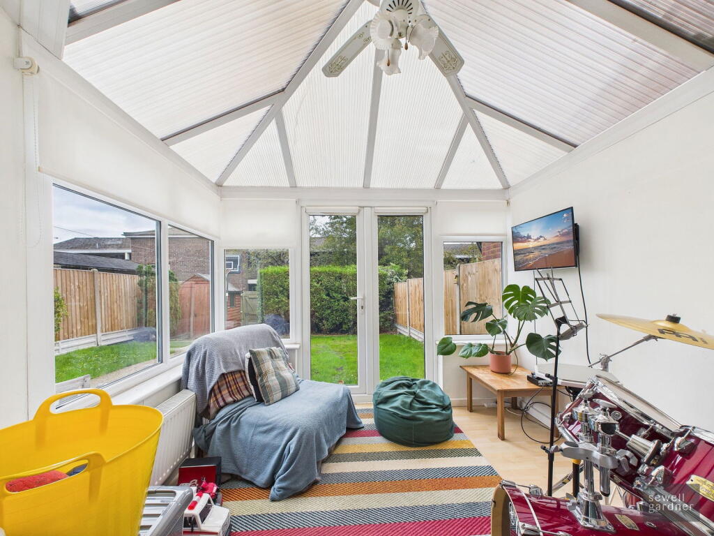 Curtis Close, Mill End, Rickmansworth, WD3 8QA photo 4