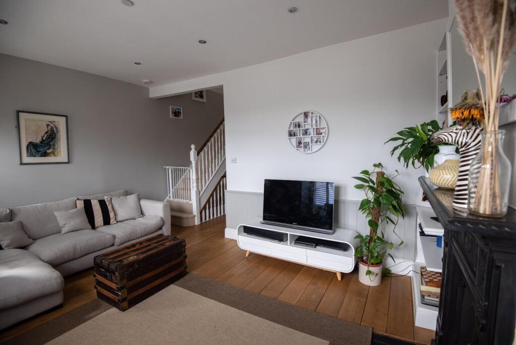 Apartment in London - More