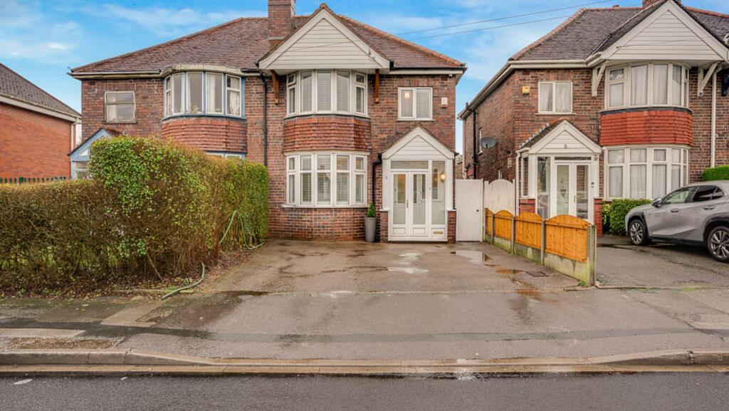 Main image of property: Worcester Lane, Four Oaks, B75