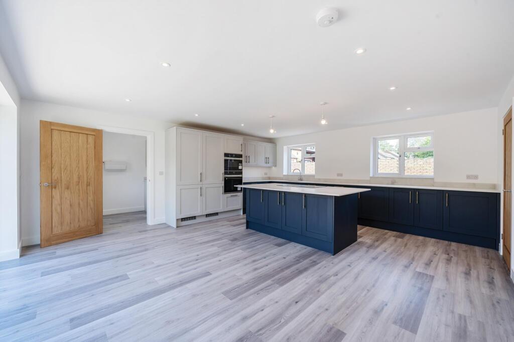 House in South Oxfordshire, Woodcote - View 3