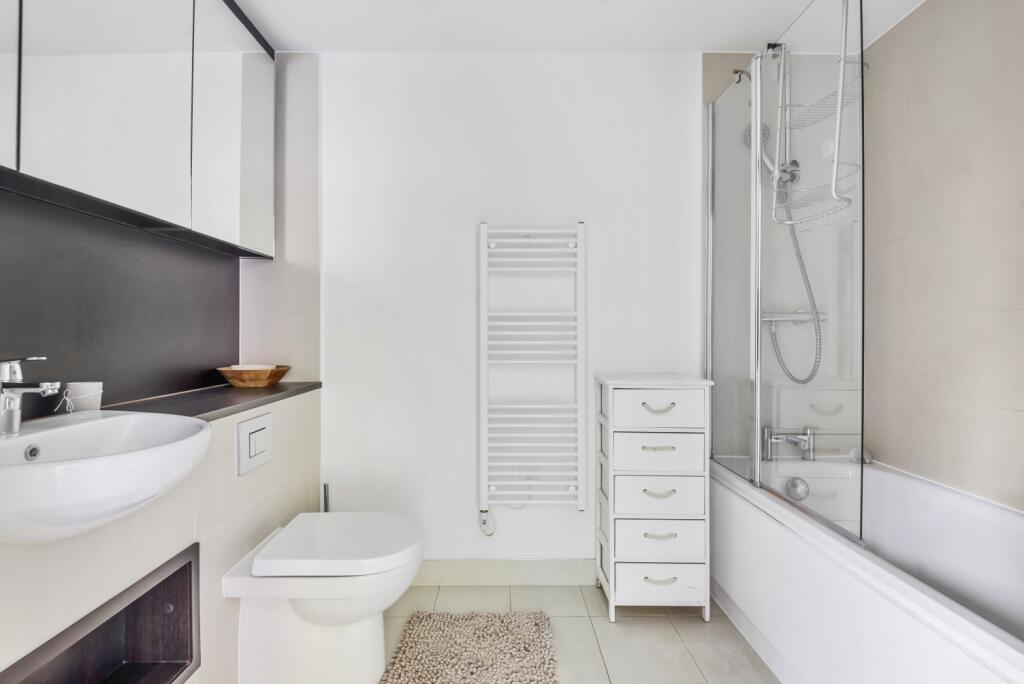 Apartment in London, Enderby Wharf, East Greenwich - View 4