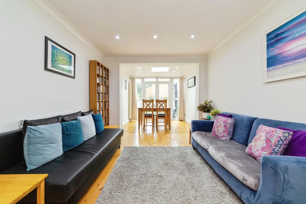 House in Hertford - More