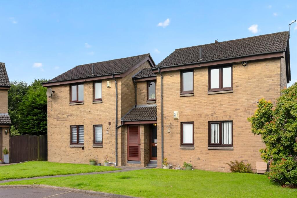 Apartment in Renfrew, Victory Gardens, Dean Park