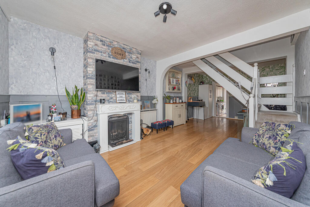 Binfield Road, Bracknell photo 2