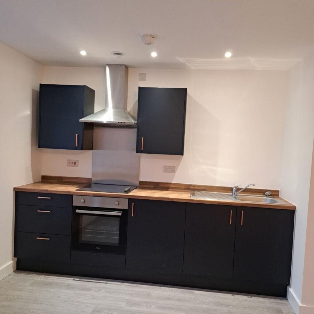 House in Bradford - View 3