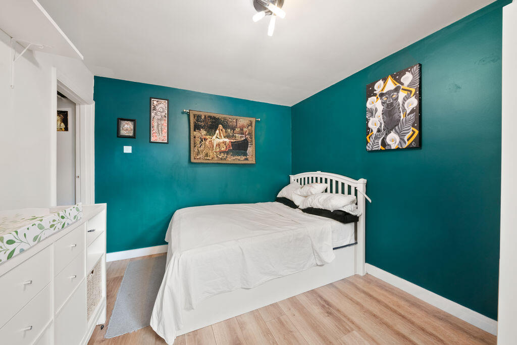 Apartment in Southall - More