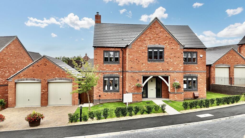 Main image of property: 14 Meadowside View, Alton, Stoke-on-Trent, ST10 4FL