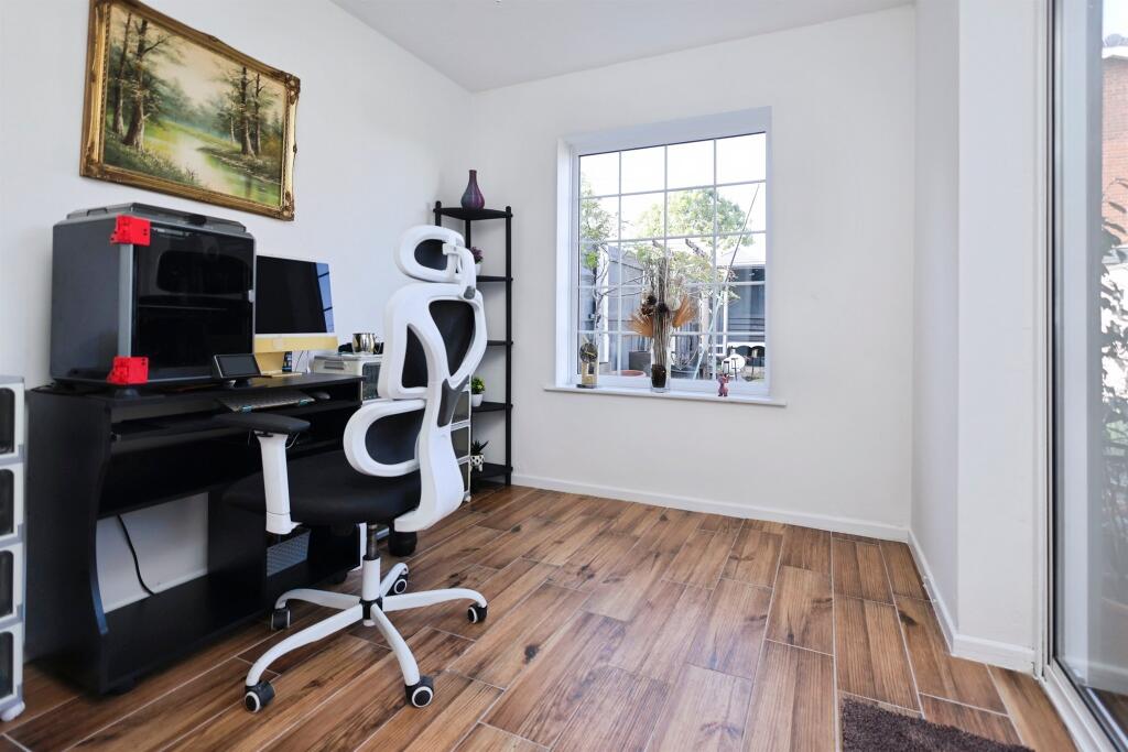 House in Sandwell, West Midlands - View 5