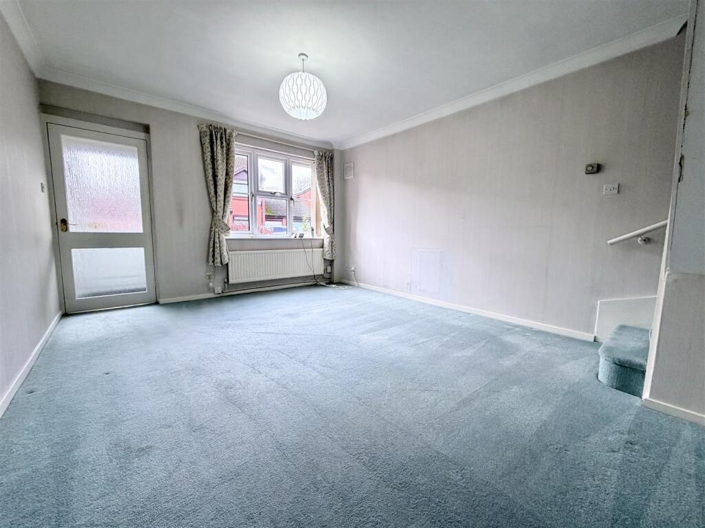 House in Warwick - View 2