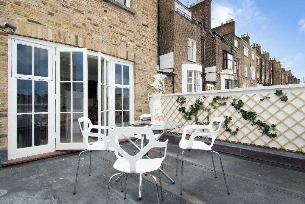 Apartment in London, Paddington - View 3