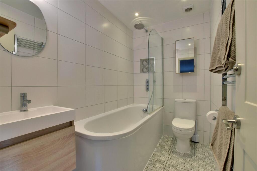 Apartment in London - More