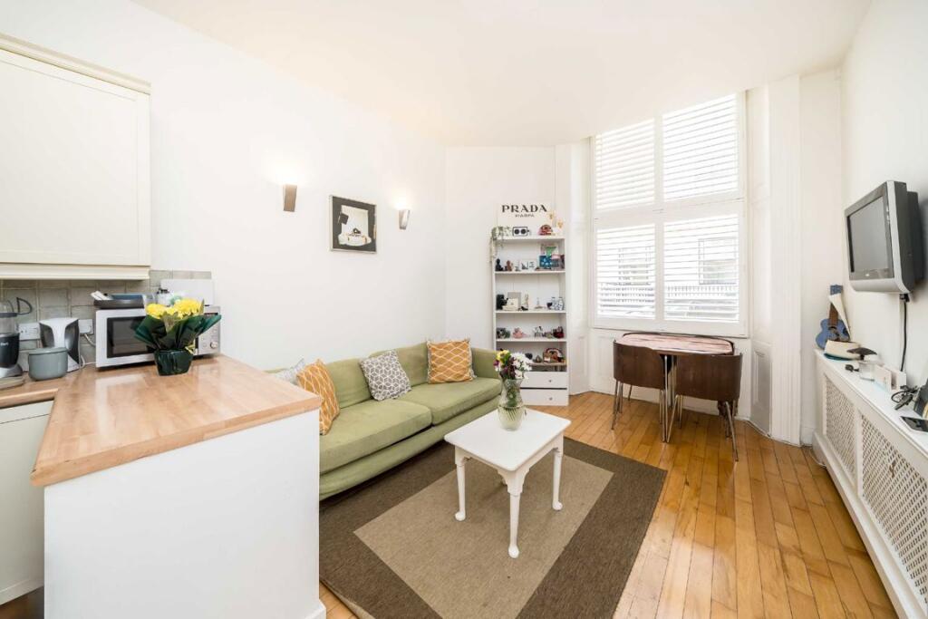 Apartment in London - View 5
