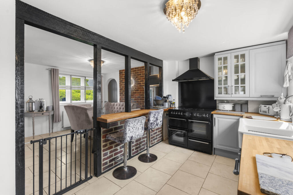 Stortford Road, Little Canfield, Dunmow, Essex, CM6 photo 4