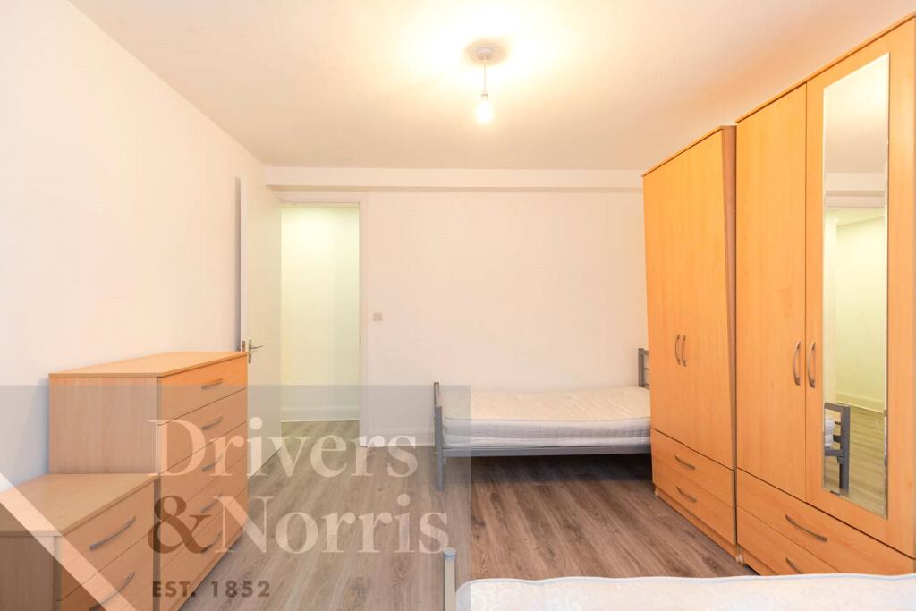 Apartment in London - View 3