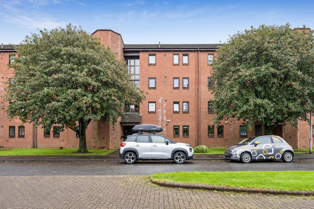 Main image of property: 18 Durward Court, Flat 2/1, Shawlands, Glasgow, G41