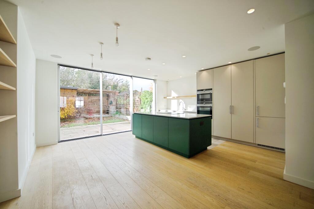 Empire Avenue, London, N18 - View 6