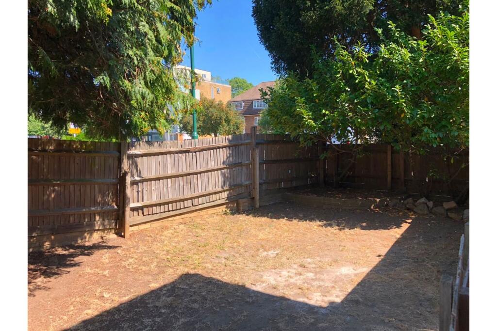 Apartment in Sutton - More