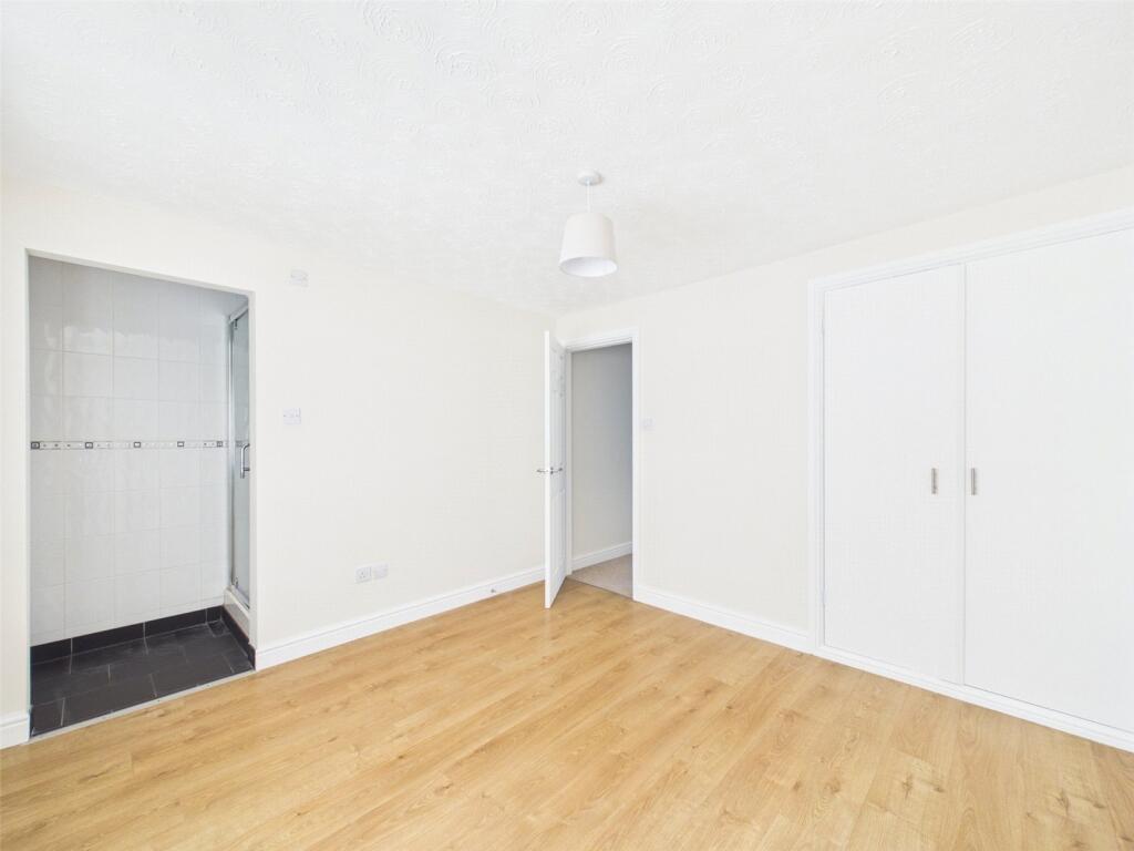 House in Worcester - View 5