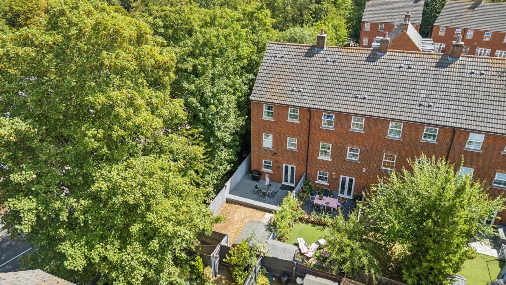 Main image of property: Elsons Mews, Welwyn Garden City, Hertfordshire, AL7
