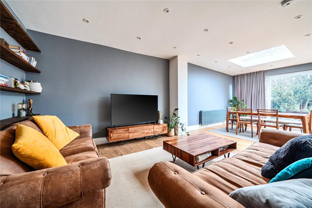 House in London - View 3