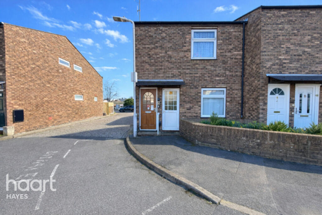 1-bed flat on Lych Gate Walk, Hayes, £225,000