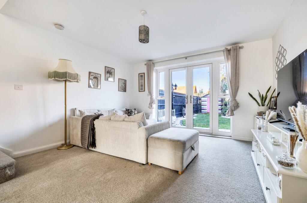 House in Chichester, East Beach, Selsey - More