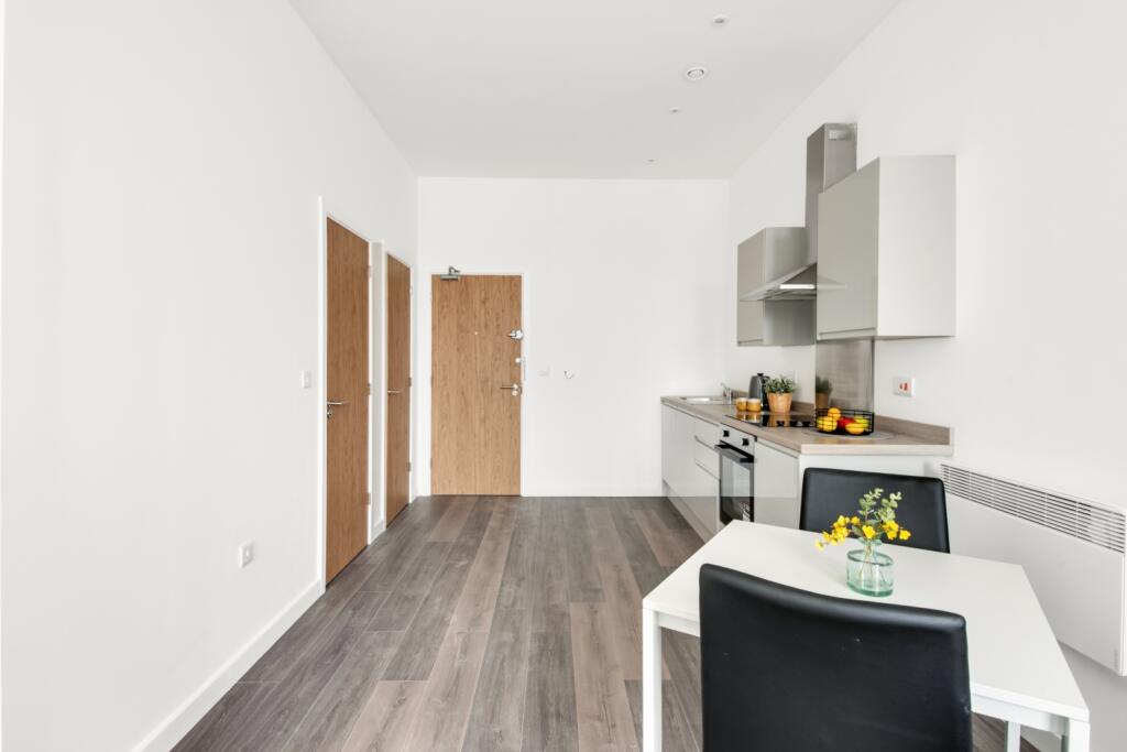 Additional image 4 of Studio, Card House, Bingley Road, Bradford, BD9