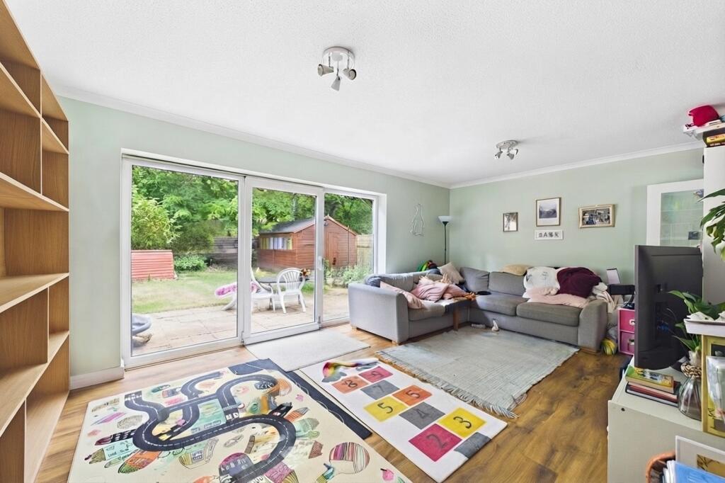 House in Finchampstead - View 4