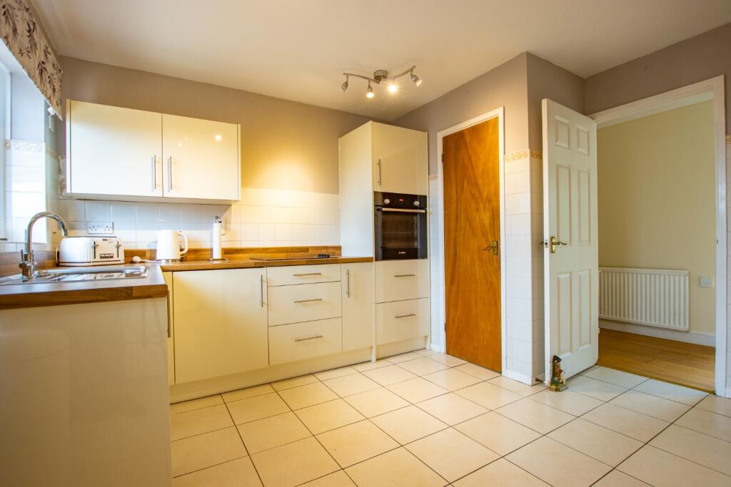 Rolfe Crescent, Heacham photo 3