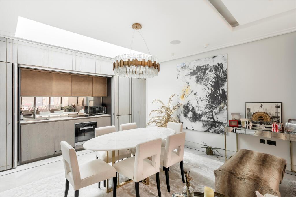 Apartment in London - View 5