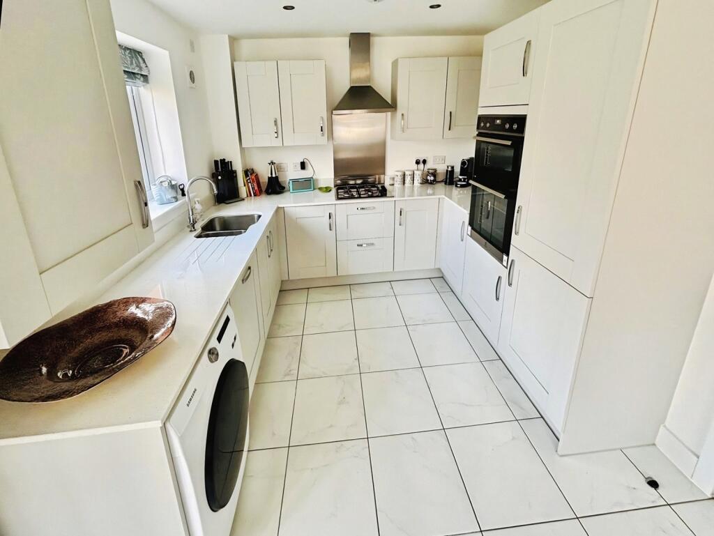 House in Howden, East Riding of Yorkshire - View 4