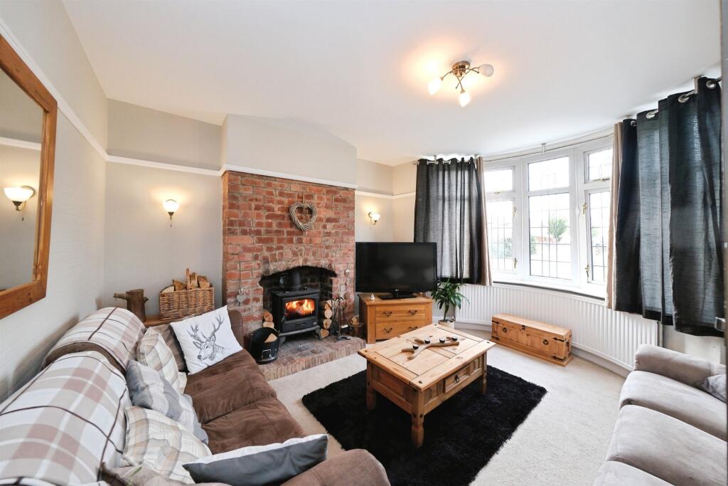 House in North East Derbyshire, Clay Cross - View 4