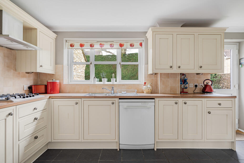 Shepherds Mead, Tetbury, Gloucestershire, GL8 photo 4