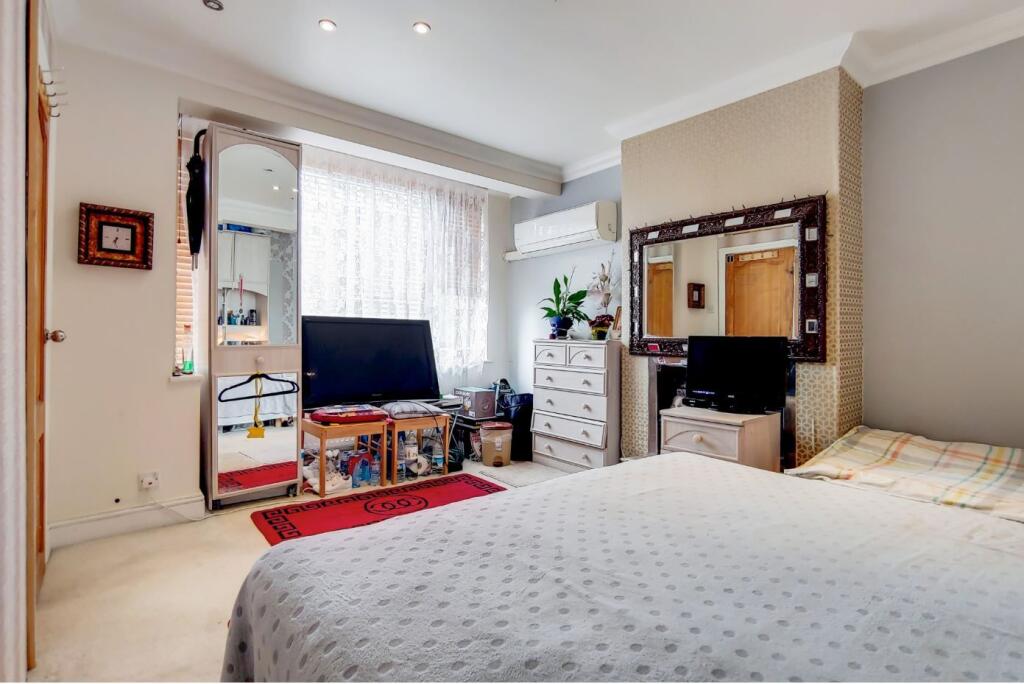 House in Ilford - View 3
