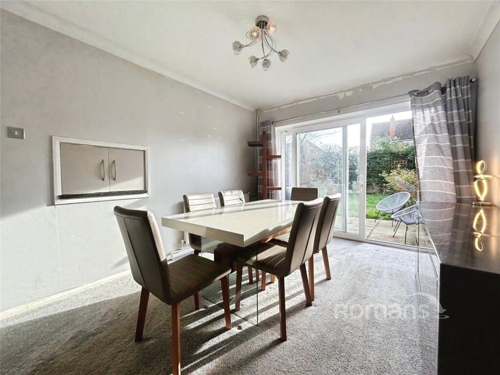 White Acres Road, Mytchett, Camberley photo 4